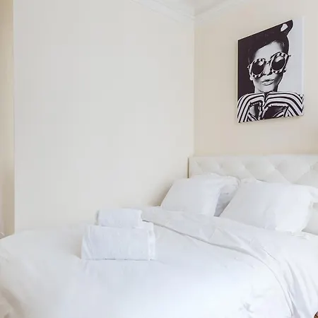 Private - Arc De Triomphe - Champs Elysees Apartment *