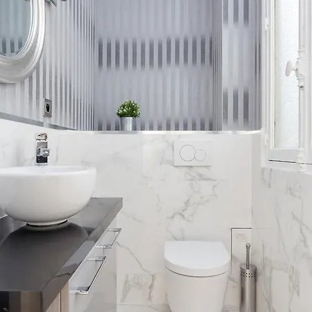 Apartment Private - Arc De Triomphe - Champs Elysees *